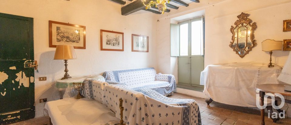 Rustico 35 locali di 1.006 m² in Osimo (60027)