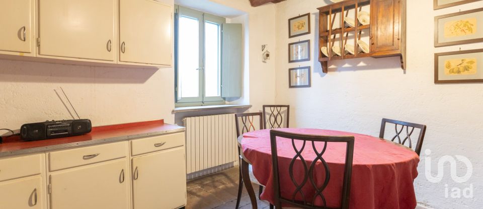 Rustico 35 locali di 1.006 m² in Osimo (60027)