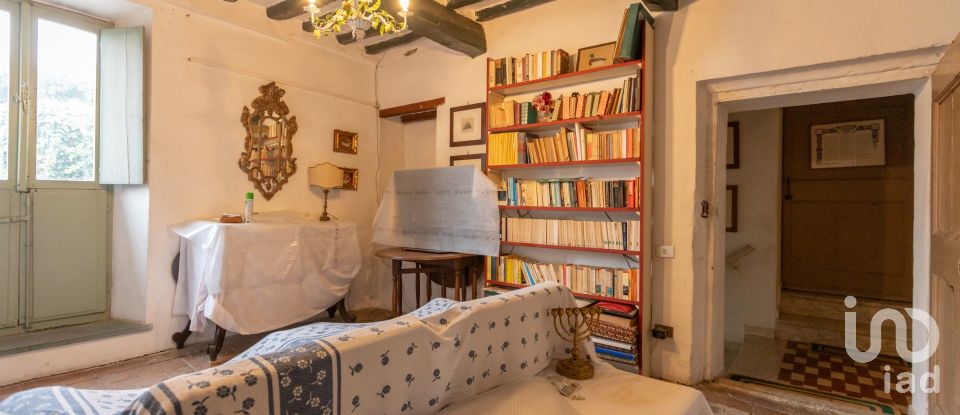 Rustico 35 locali di 1.006 m² in Osimo (60027)