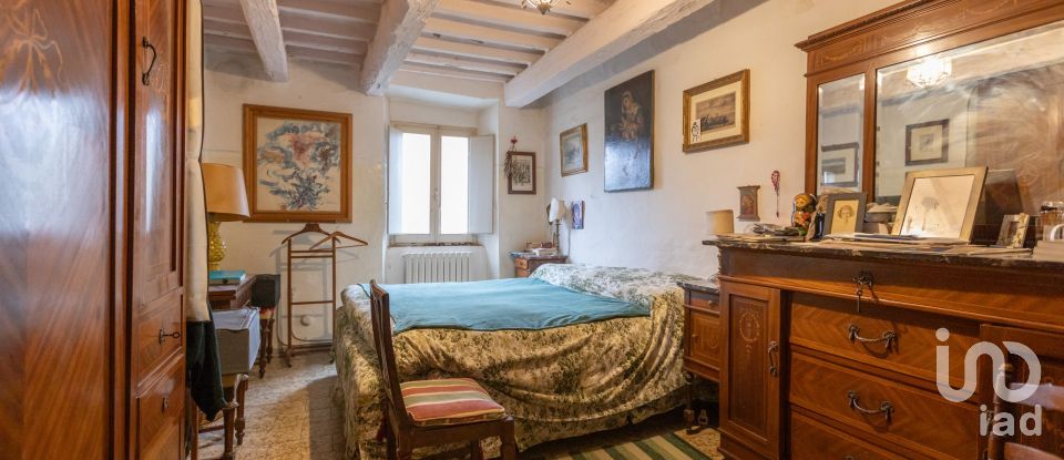Rustico 35 locali di 1.006 m² in Osimo (60027)