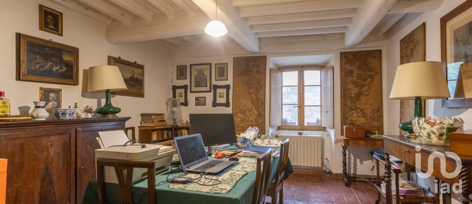 Rustico 35 locali di 1.006 m² in Osimo (60027)