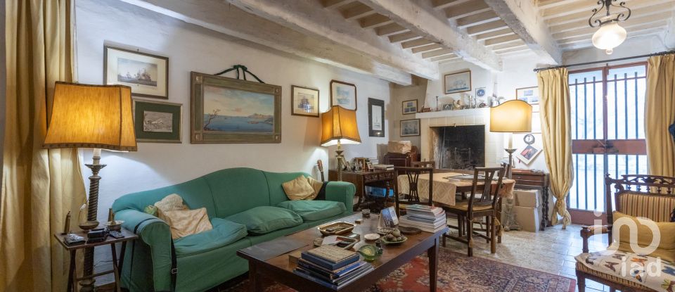 Rustico 35 locali di 1.006 m² in Osimo (60027)