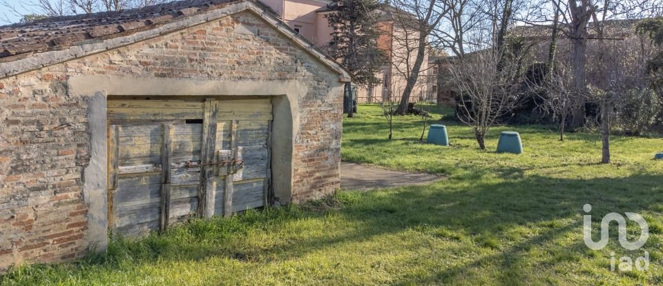 Rustico 35 locali di 1.006 m² in Osimo (60027)