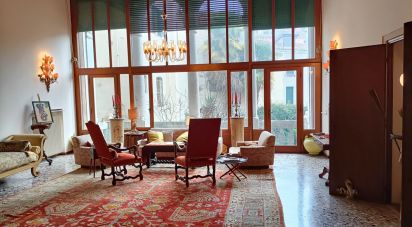 Appartamento 9 locali di 398 m² a Venezia (30122)