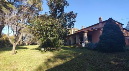 Villa Bifamiliare 4 locali di 135 m² in Civita Castellana (01033)