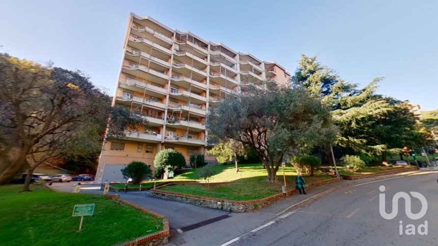 Three-room apartment of 95 m² in Genova (16156)
