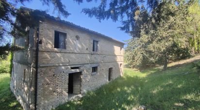 Rustico 0 locali di 300 m² in Offida (63073)