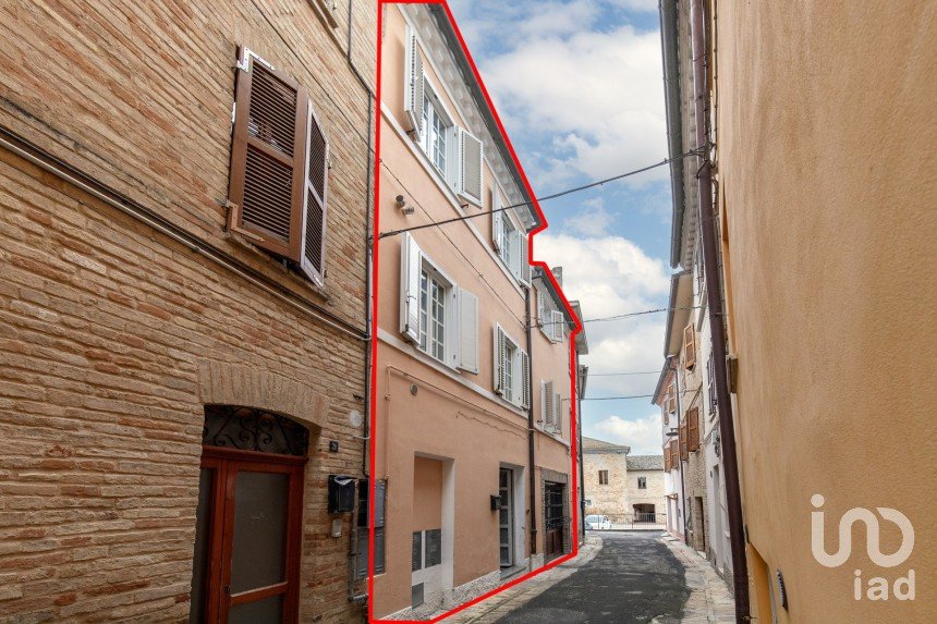 House 7 rooms of 130 m² in Corridonia (62014)