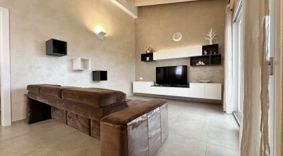 Casale 4 locali di 130 m² in Lonato del Garda (25017)