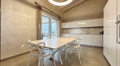 Casale 4 locali di 130 m² in Lonato del Garda (25017)