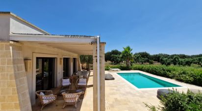 Casale 8 locali di 222 m² in Manduria (74024)