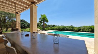 Casale 8 locali di 222 m² in Manduria (74024)