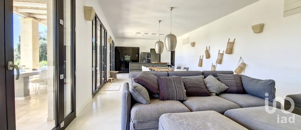 Casale 8 locali di 222 m² in Manduria (74024)