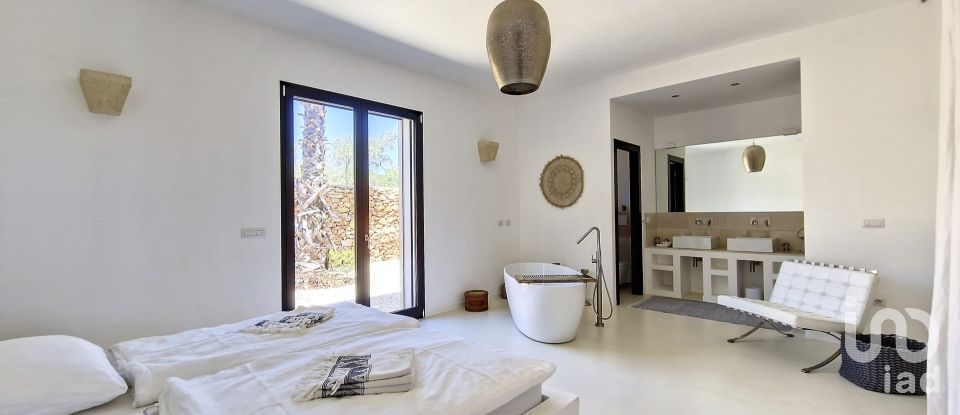 Casale 8 locali di 222 m² in Manduria (74024)