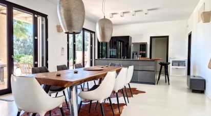 Casale 8 locali di 222 m² in Manduria (74024)