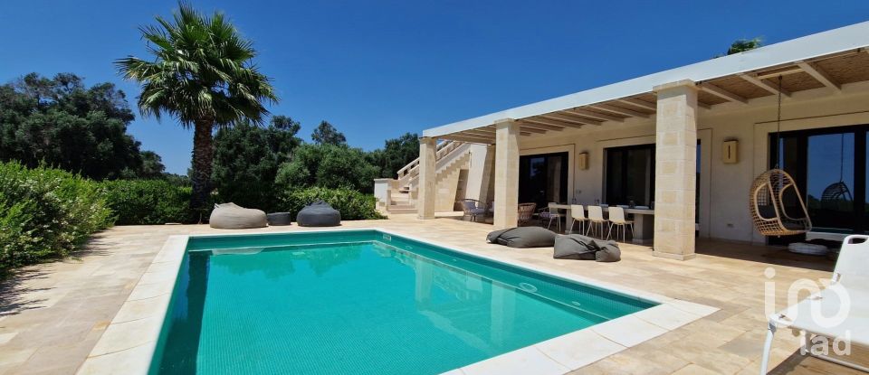 Casale 8 locali di 222 m² in Manduria (74024)