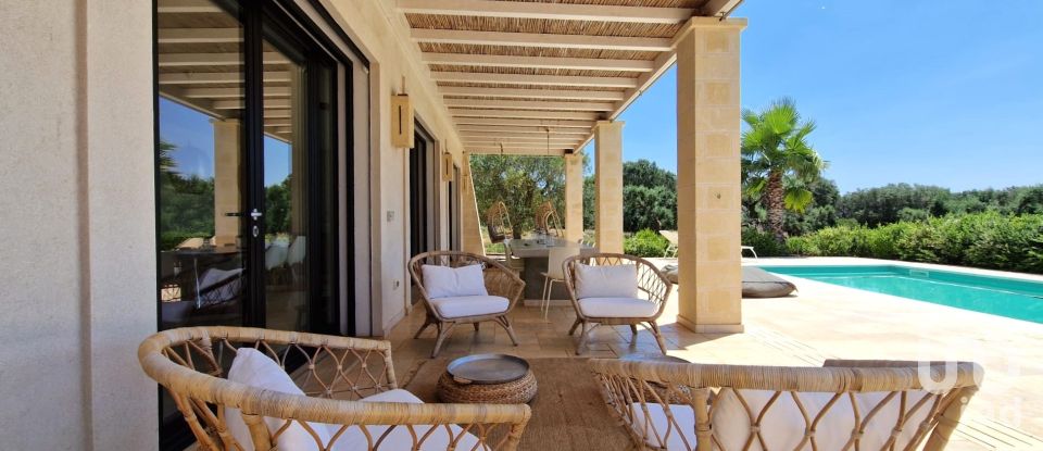 Casale 8 locali di 222 m² in Manduria (74024)