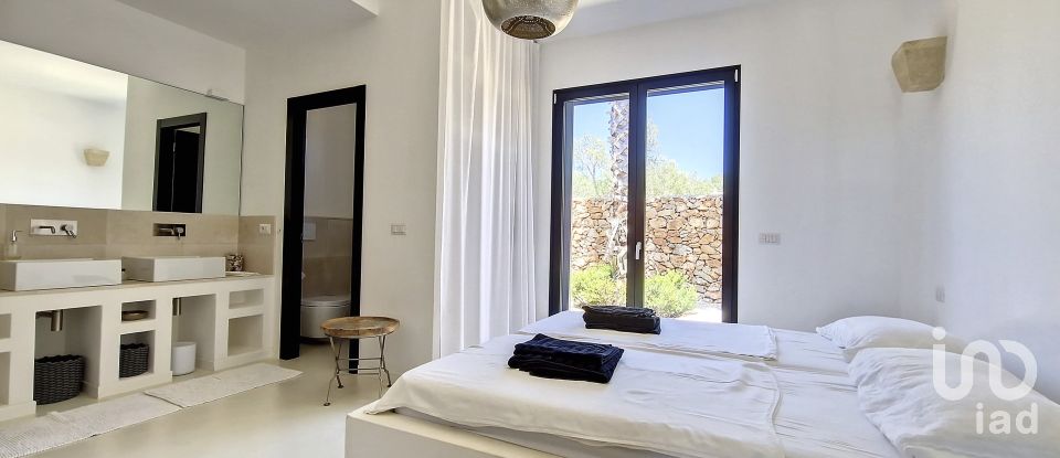 Casale 8 locali di 222 m² in Manduria (74024)