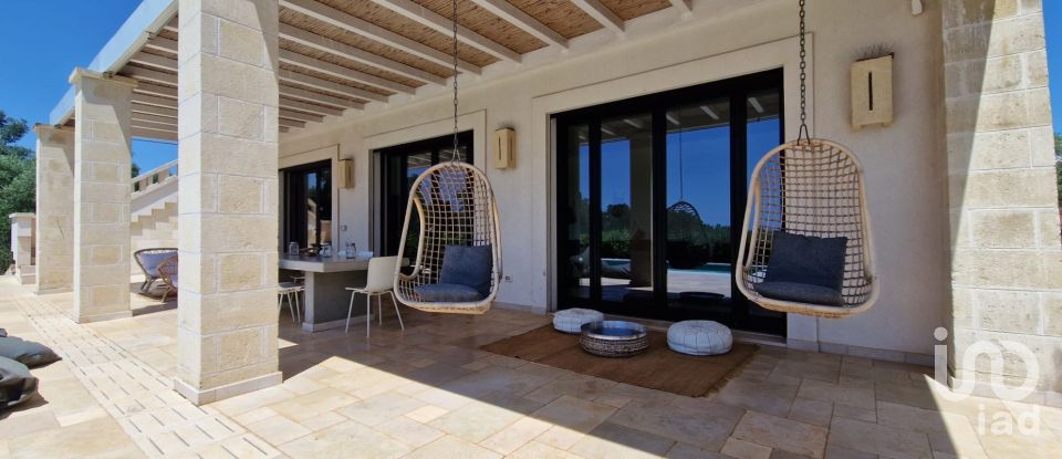 Casale 8 locali di 222 m² in Manduria (74024)