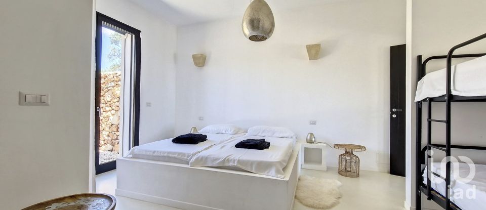 Casale 8 locali di 222 m² in Manduria (74024)