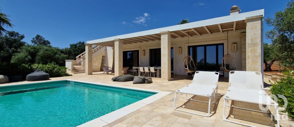 Casale 8 locali di 222 m² in Manduria (74024)