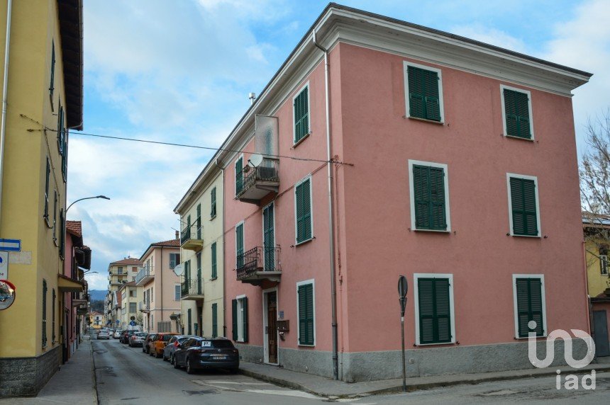 Appartamento 5 locali di 150 m² a Cairo Montenotte (17014)