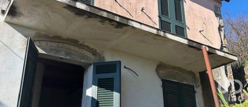 Casa di paese 8 locali di 100 m² in Carro (19012)