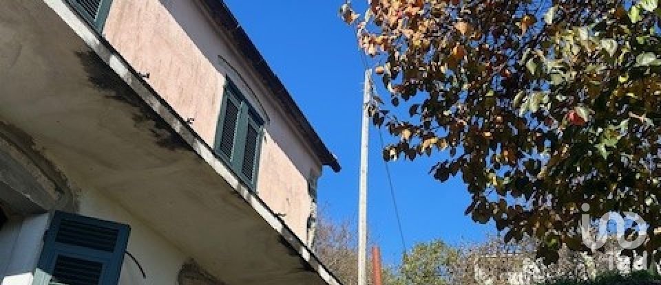 Casa di paese 8 locali di 100 m² in Carro (19012)