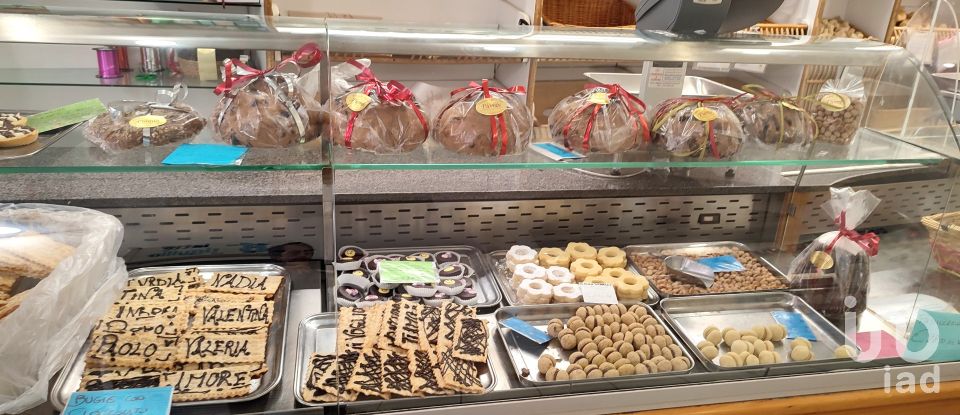 Bakery of 167 m² in Genova (16151)