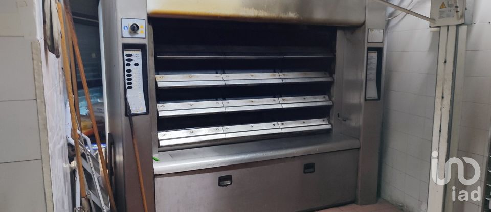 Bakery of 167 m² in Genova (16151)