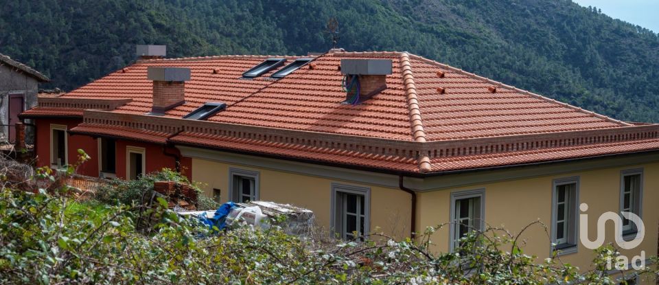 Casa indipendente / Villa 25 locali di 600 m² in Casarza Ligure (16030)