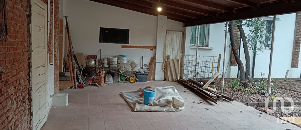 Negozio / locale commerciale di 253 m² in Milano (20126)