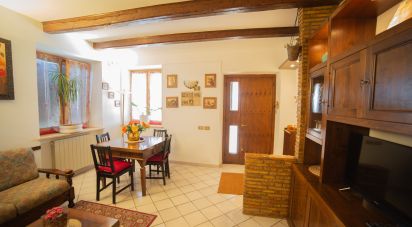 Casa indipendente / Villa 14 locali di 205 m² in Ostra Vetere (60010)