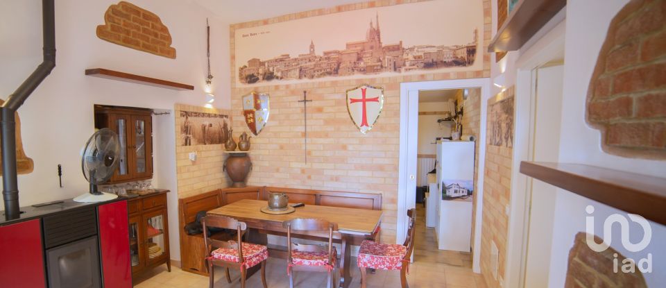 House 14 rooms of 205 m² in Ostra Vetere (60010)