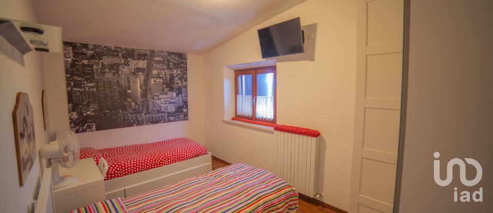 House 14 rooms of 205 m² in Ostra Vetere (60010)