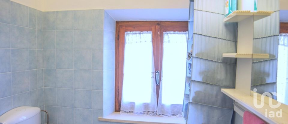 House 14 rooms of 205 m² in Ostra Vetere (60010)