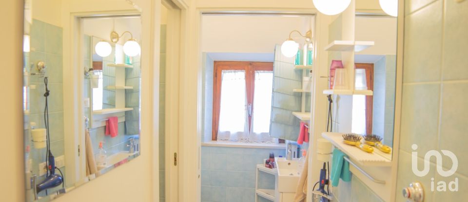 House 14 rooms of 205 m² in Ostra Vetere (60010)