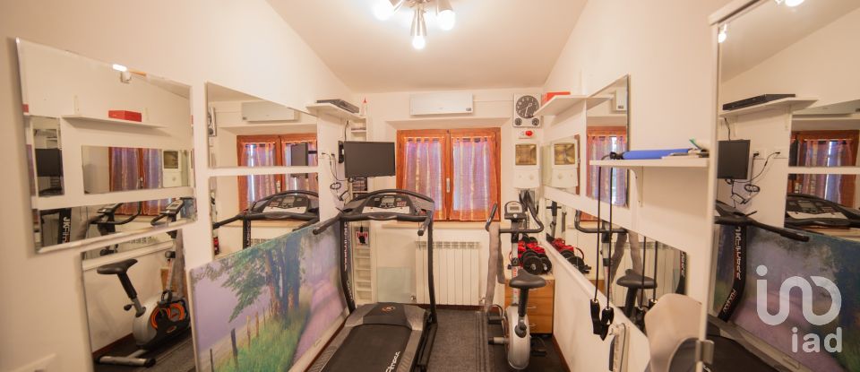 House 14 rooms of 205 m² in Ostra Vetere (60010)