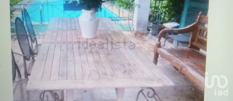 House 10 rooms of 600 m² in Pescara (65124)