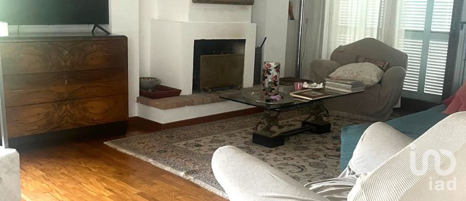 House 10 rooms of 600 m² in Pescara (65124)