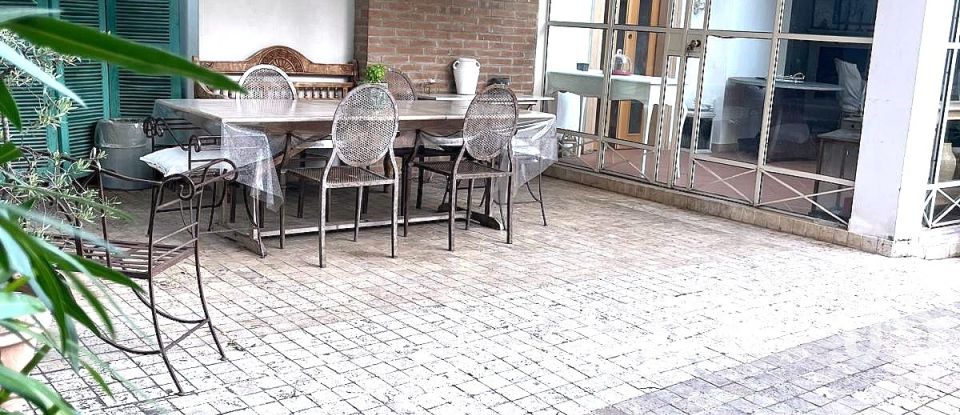 House 10 rooms of 600 m² in Pescara (65124)