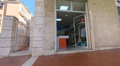 Shop / premises commercial of 64 m² in Roma (00165)