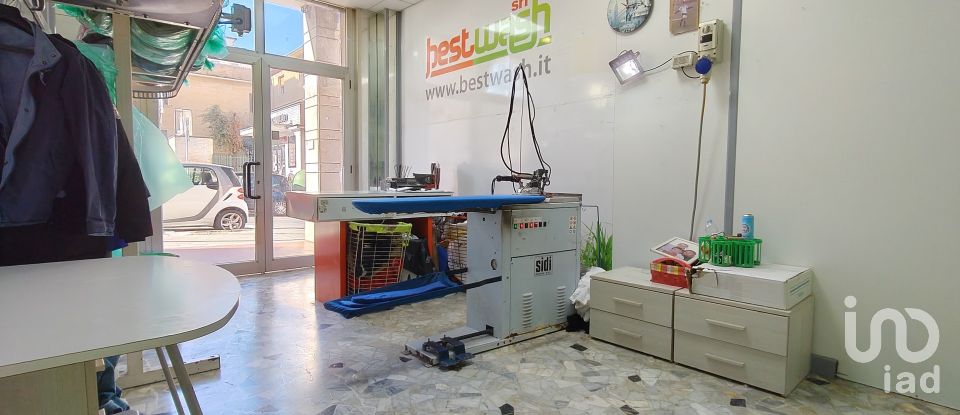 Negozio / locale commerciale di 64 m² in Roma (00165)