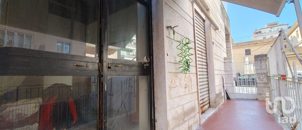Negozio / locale commerciale di 64 m² in Roma (00165)