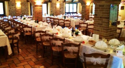 Hotel-ristorante di 2.398 m² in Arcevia (60011)