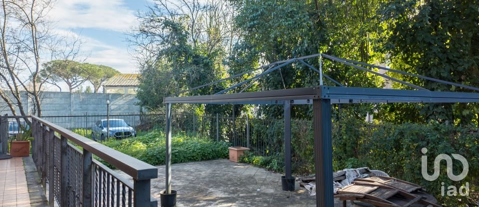 Four-room apartment of 130 m² in Roma (00178)