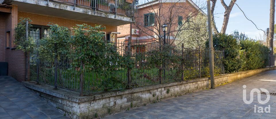 Four-room apartment of 130 m² in Roma (00178)