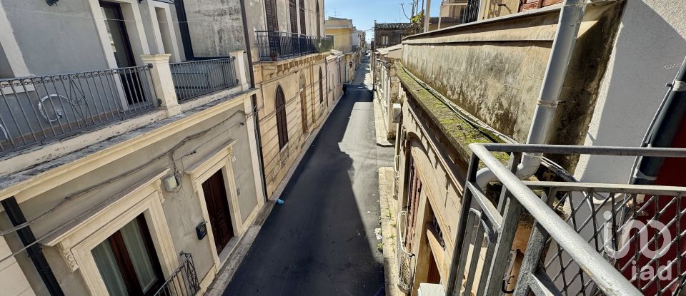 House 9 rooms of 80 m² in Avola (96012)