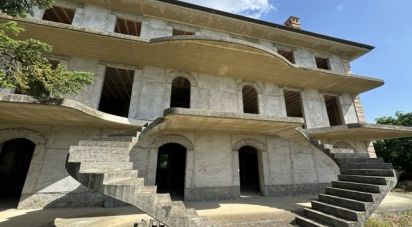 Costruzione di 600 m² in Roseto degli Abruzzi (64026)