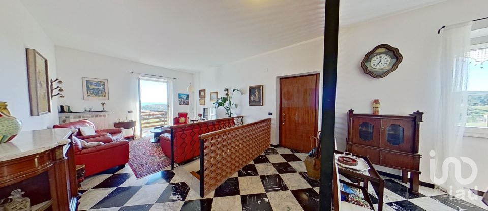 Casa indipendente / Villa 0 locali di 236 m² in Cogoleto (16016)